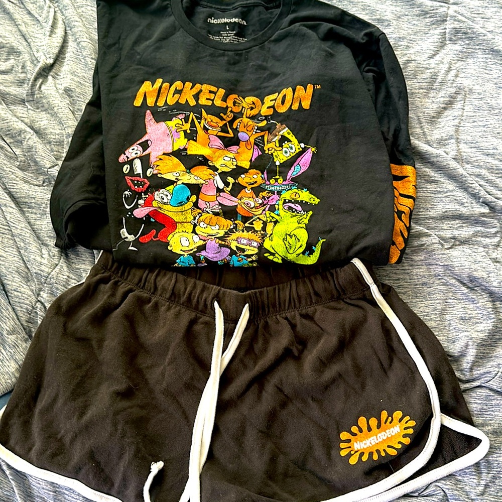 Size Large Nickelodeon PJ, would say run like a Medium or Small